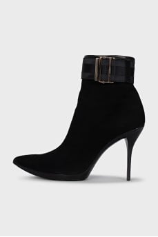 Suede pointed toe ankle boots