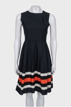 Fitted dress with zipper and stripes