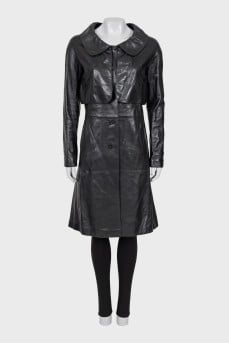 Leather coat with a round collar
