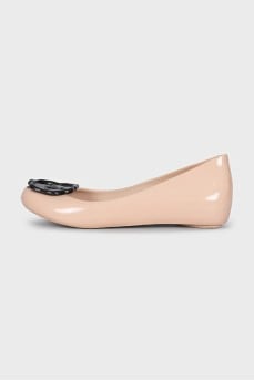 Beige rubber ballet flats with logo