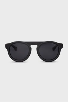 Black round frame sunglasses