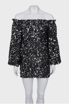 Off-the-shoulder dress decorated with sequins