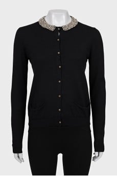 Button-down cardigan with a decorated collar