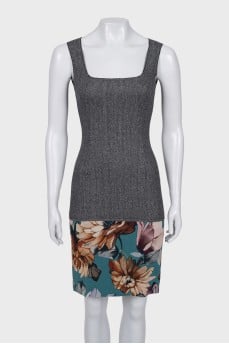 Fitted dress with contrasting hem