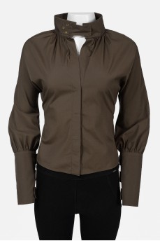 Vintage blouse with a hardbred collar