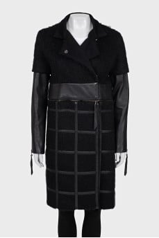 Coat with detachable bottom