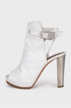 White leather sandals with metallic heels