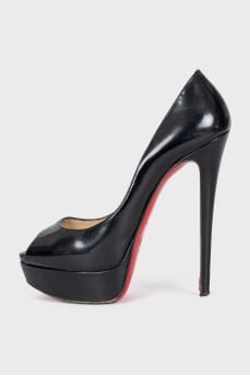 Black leather open-toe shoes