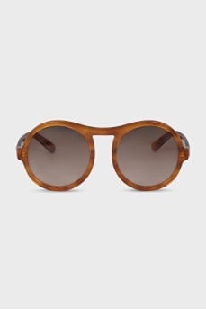 Sunglasses with a shaped nose bridge