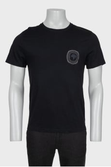 Men's black embroidered t-shirt