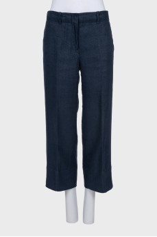 Blue cropped trousers