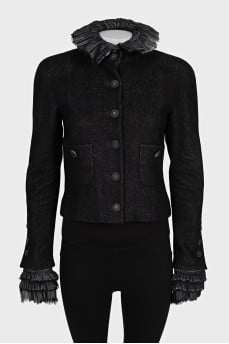 Cropped jacket with an accent collar