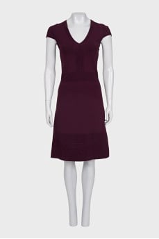 Fitted dress with short sleeves