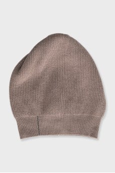 Knitted hat made of wool, silk and cashmere