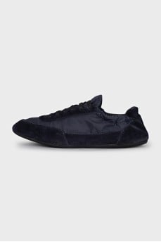 Textile sneakers with elastic bands