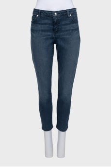 Low rise cropped blue jeans