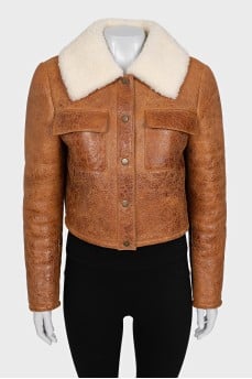 Short sheepskin coat with buttons