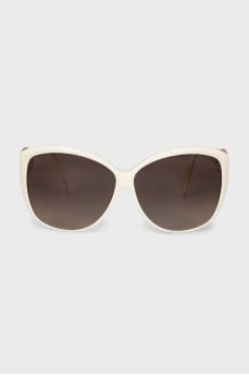 Wide-frame sunglasses