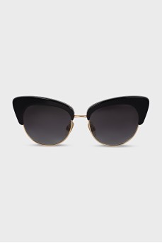 Sunglasses with a print inside the temples