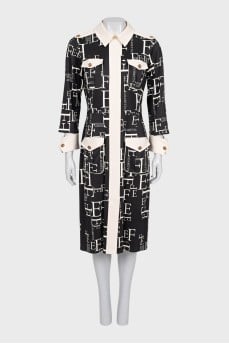 Fitted dress in signature print