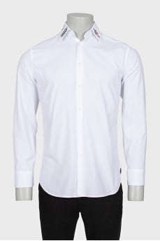 Men's shirt decorated with embroidery
