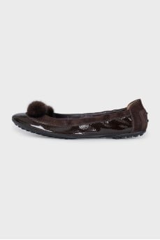 Patent leather ballet flats with pom-poms