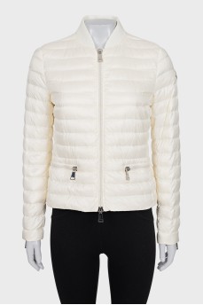 White quilted jacket without a hood
