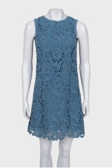 Lace dress with a straight cut and a zipper