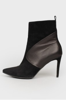 Singered boots with leather inserts
