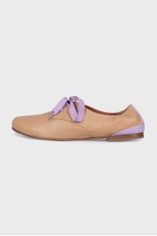 Leather brogues with contrast lacing