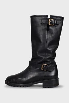 Insulated leather boots with buckles