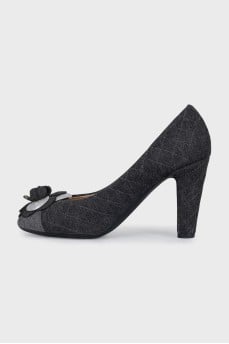 Gray shoes with a rose