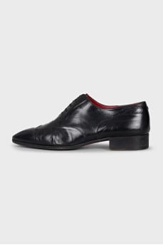 Men's leather shoes with almond toe