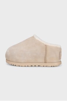 Beige insulated UGG boots