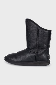 Insulated black ugg boots