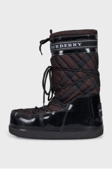 Brown dutik boots with leather heels