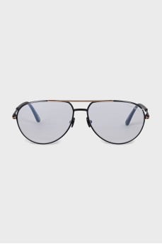 Black aviator-shaped frames
