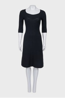 Black fitted dress with short sleeves