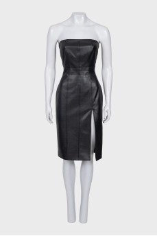 Sleeveless dress made of eco-leather