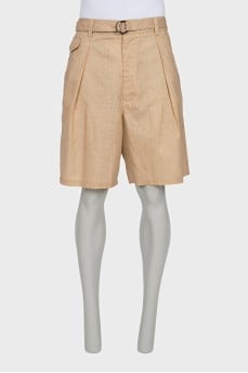 Men's linen shorts with a belt