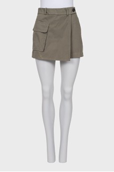 Shorts-skirt with a patch pocket
