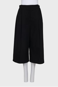 Black culottes with pockets