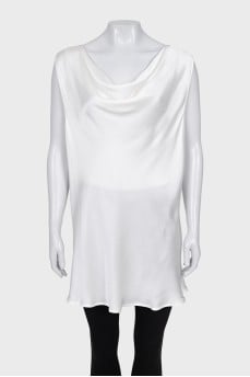 Long blouse with an oval neckline