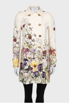 Straight-cut coat with a floral print