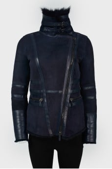Short sheepskin coat with asymmetrical zipper