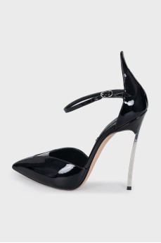 Patent leather shoes with silver heels