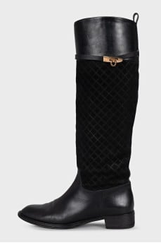 Combined boots with suede inserts