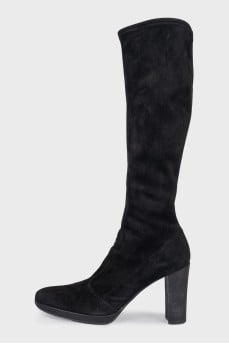 Suede round toe heeled boots