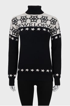 Black and white sweater with logo