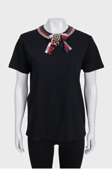 Straight T-shirt decorated with sequins
